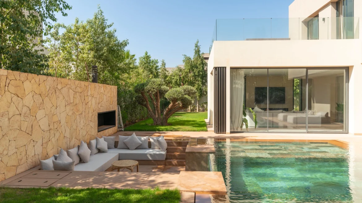 Piscine privée d’une villa dans la Palmeraie de Marrakech